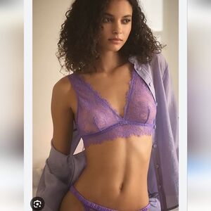 LOVE STORIES CHERIE LACE TRIANGLE BRA IN PURPLE /SZ:US-32C/D